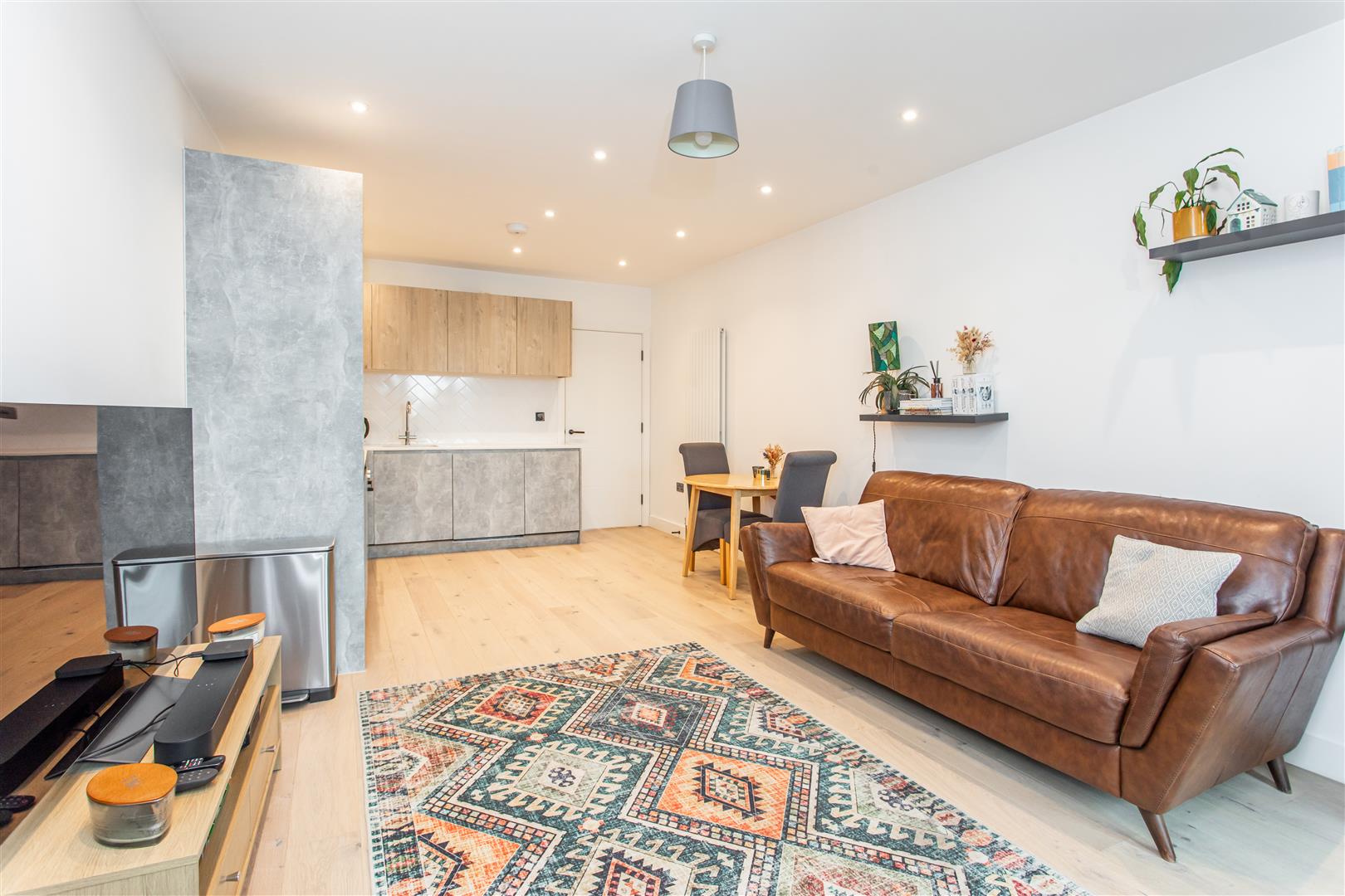 2 bed property in Morville Street, Bow